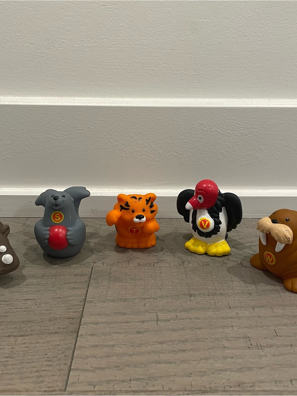 16 Fisher Price Little People Alphabet Animals - Picture 8 of 12